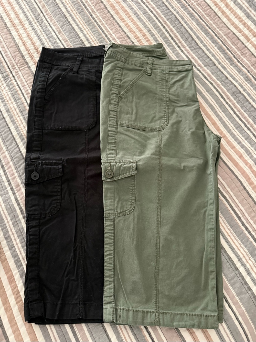 Women’s Cargo Capris - Black & Olive
